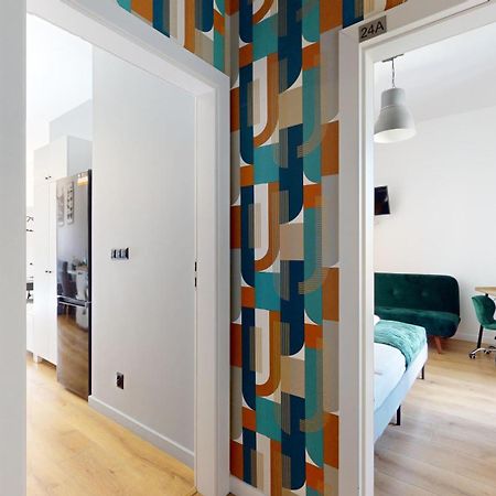 Family House Near The Market Square -Perfect For Family & Business Stays - Ksiecia Witolda Street 500 Steps To Market Square - 2 Bedrooms,2 Parking Places Wroclaw Bagian luar foto