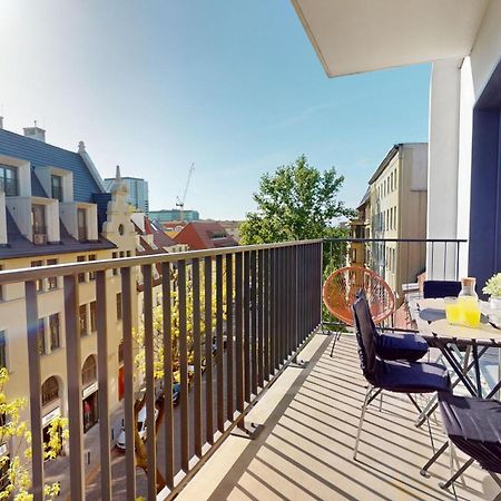 Family House Near The Market Square -Perfect For Family & Business Stays - Ksiecia Witolda Street 500 Steps To Market Square - 2 Bedrooms,2 Parking Places Wroclaw Bagian luar foto