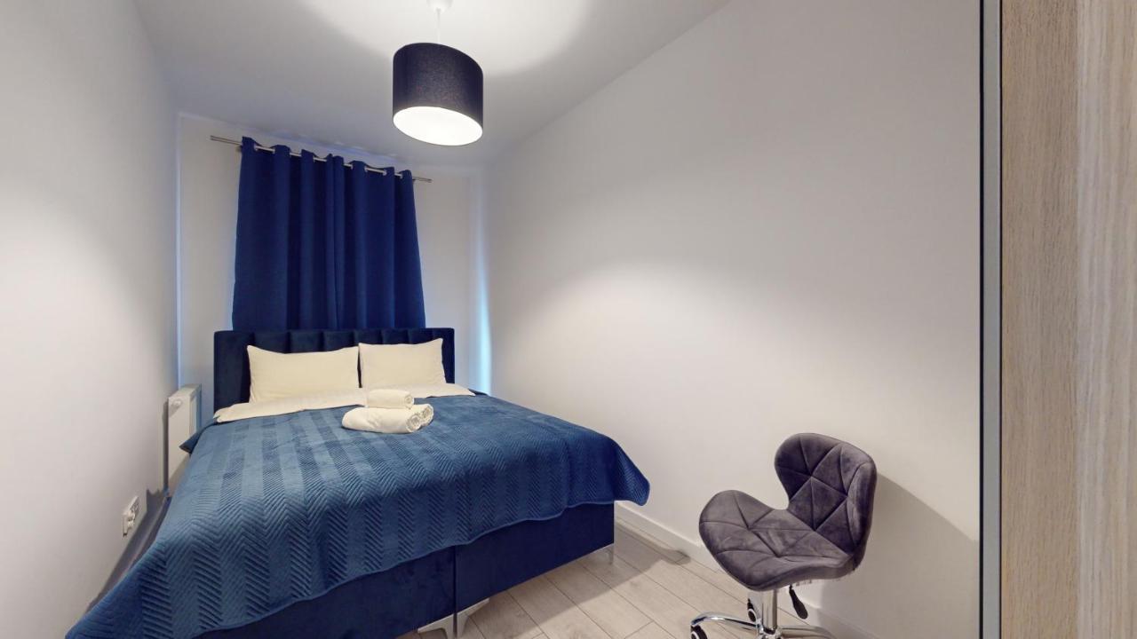 Family House Near The Market Square -Perfect For Family & Business Stays - Ksiecia Witolda Street 500 Steps To Market Square - 2 Bedrooms,2 Parking Places Wroclaw Bagian luar foto