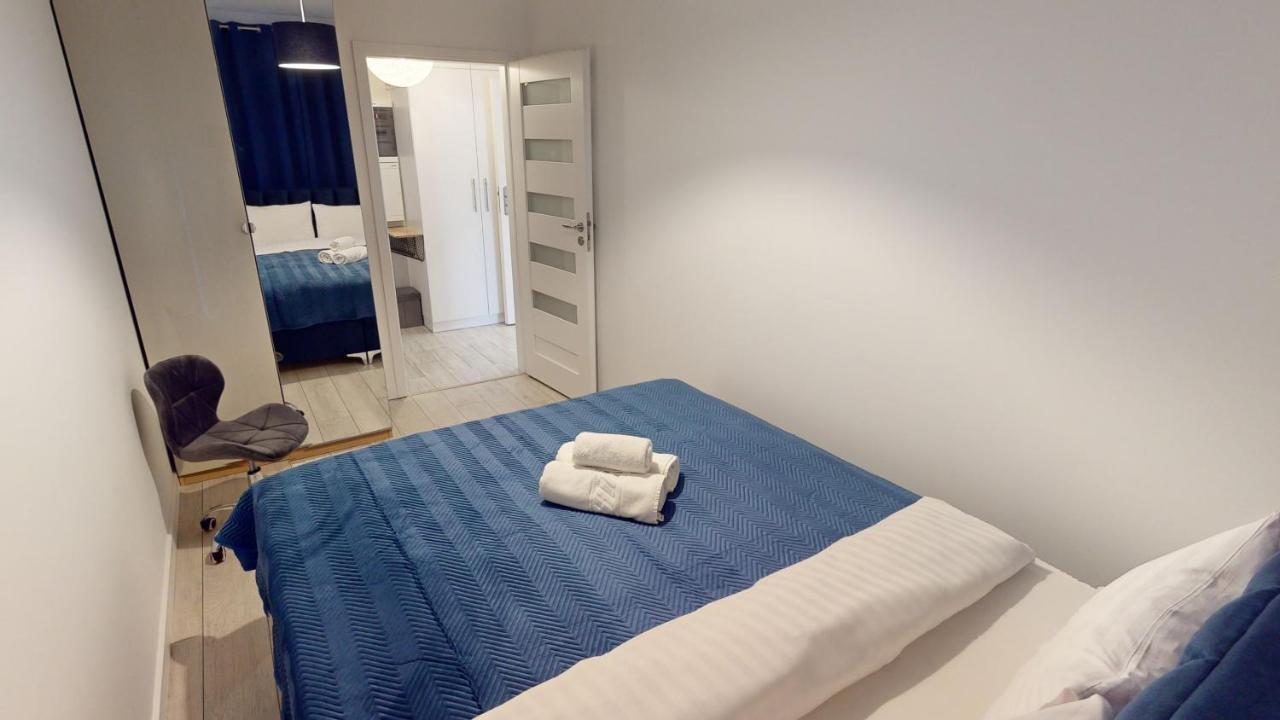 Family House Near The Market Square -Perfect For Family & Business Stays - Ksiecia Witolda Street 500 Steps To Market Square - 2 Bedrooms,2 Parking Places Wroclaw Bagian luar foto