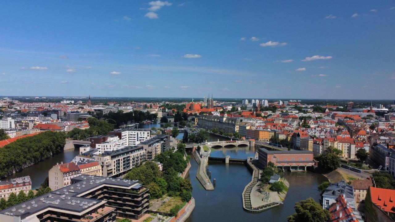 Family House Near The Market Square -Perfect For Family & Business Stays - Ksiecia Witolda Street 500 Steps To Market Square - 2 Bedrooms,2 Parking Places Wroclaw Bagian luar foto