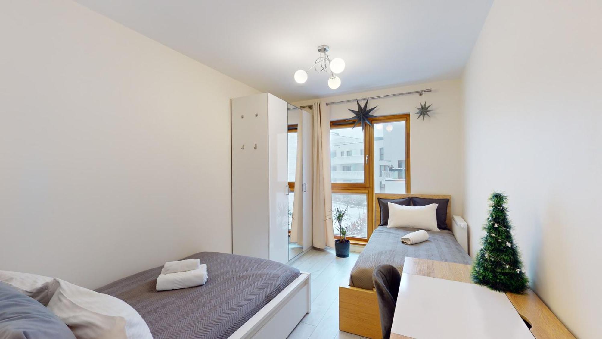 Family House Near The Market Square -Perfect For Family & Business Stays - Ksiecia Witolda Street 500 Steps To Market Square - 2 Bedrooms,2 Parking Places Wroclaw Bagian luar foto