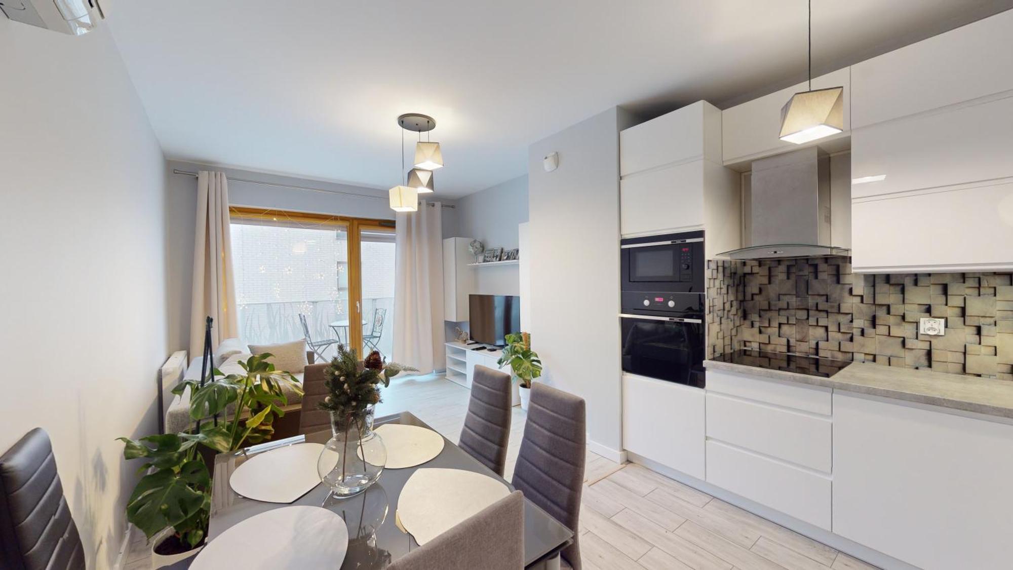 Family House Near The Market Square -Perfect For Family & Business Stays - Ksiecia Witolda Street 500 Steps To Market Square - 2 Bedrooms,2 Parking Places Wroclaw Bagian luar foto