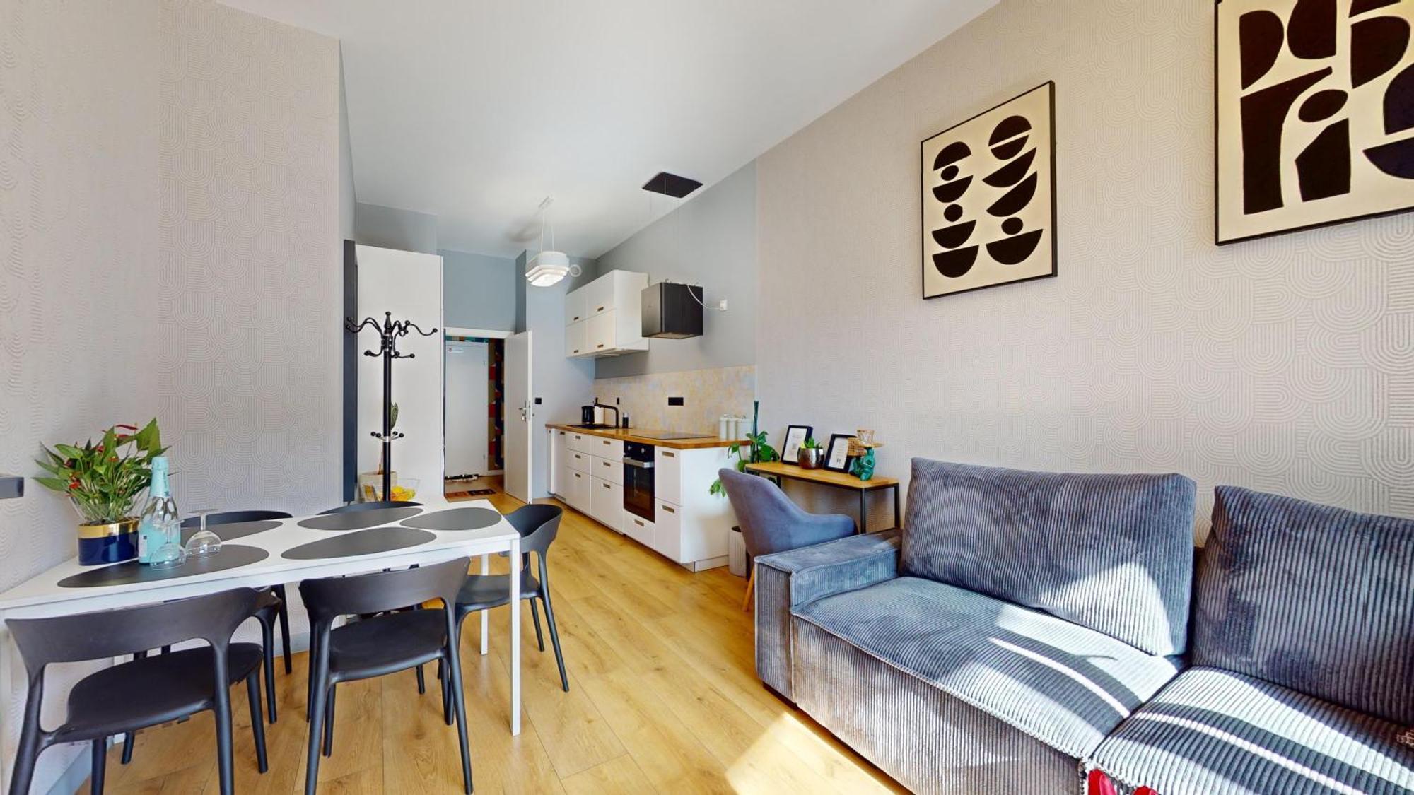 Family House Near The Market Square -Perfect For Family & Business Stays - Ksiecia Witolda Street 500 Steps To Market Square - 2 Bedrooms,2 Parking Places Wroclaw Bagian luar foto