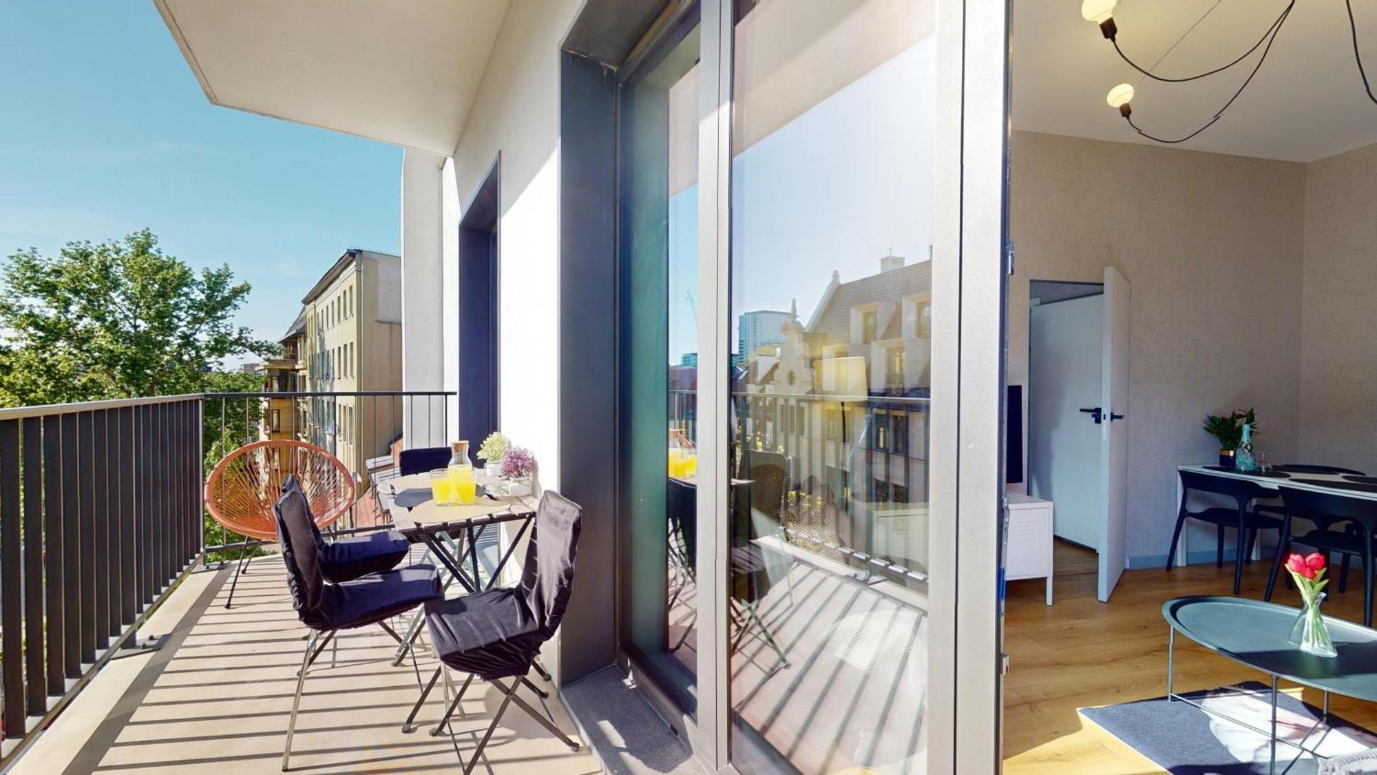 Family House Near The Market Square -Perfect For Family & Business Stays - Ksiecia Witolda Street 500 Steps To Market Square - 2 Bedrooms,2 Parking Places Wroclaw Bagian luar foto