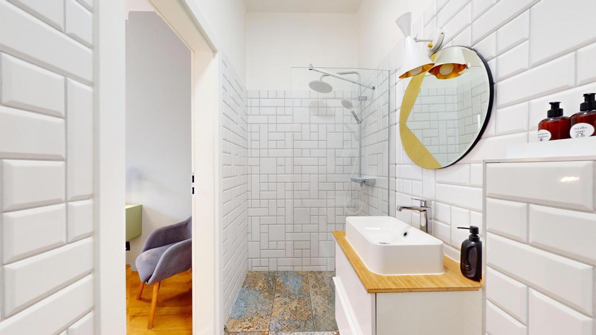 Family House Near The Market Square -Perfect For Family & Business Stays - Ksiecia Witolda Street 500 Steps To Market Square - 2 Bedrooms,2 Parking Places Wroclaw Bagian luar foto